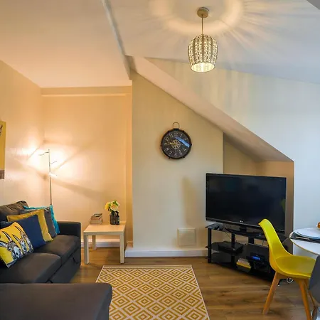 Apartment 1 Bed Flat 